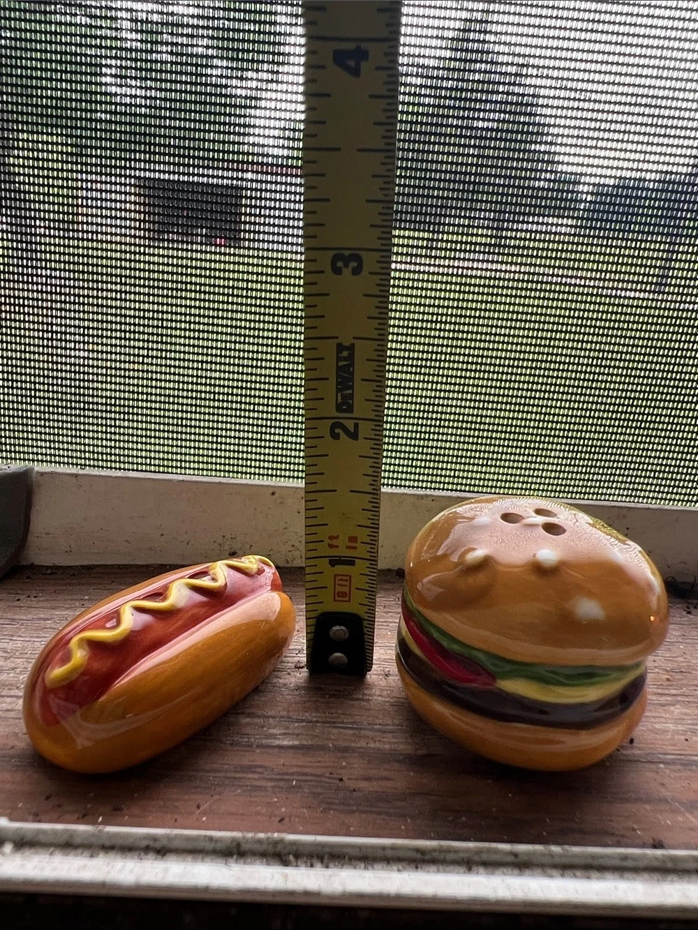 Cute. Salt & Pepper Mini Grill Set